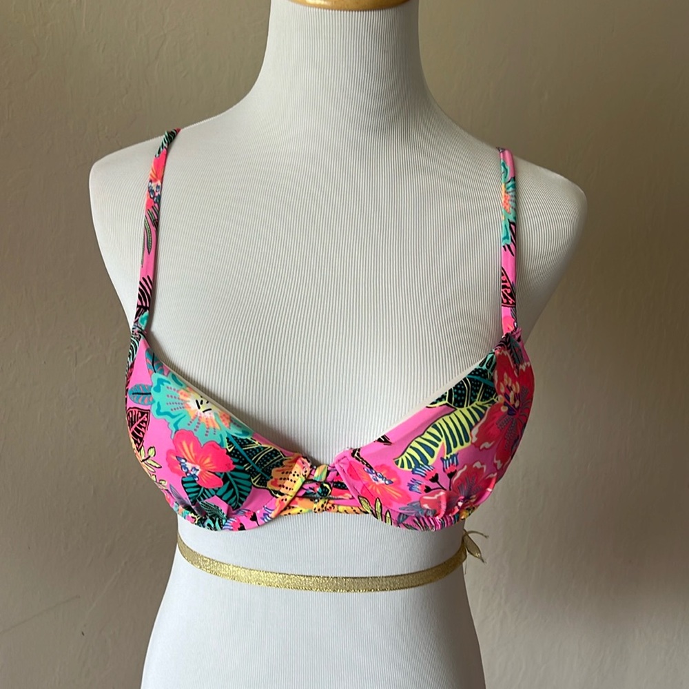 Pink tropical bikini top. Size S